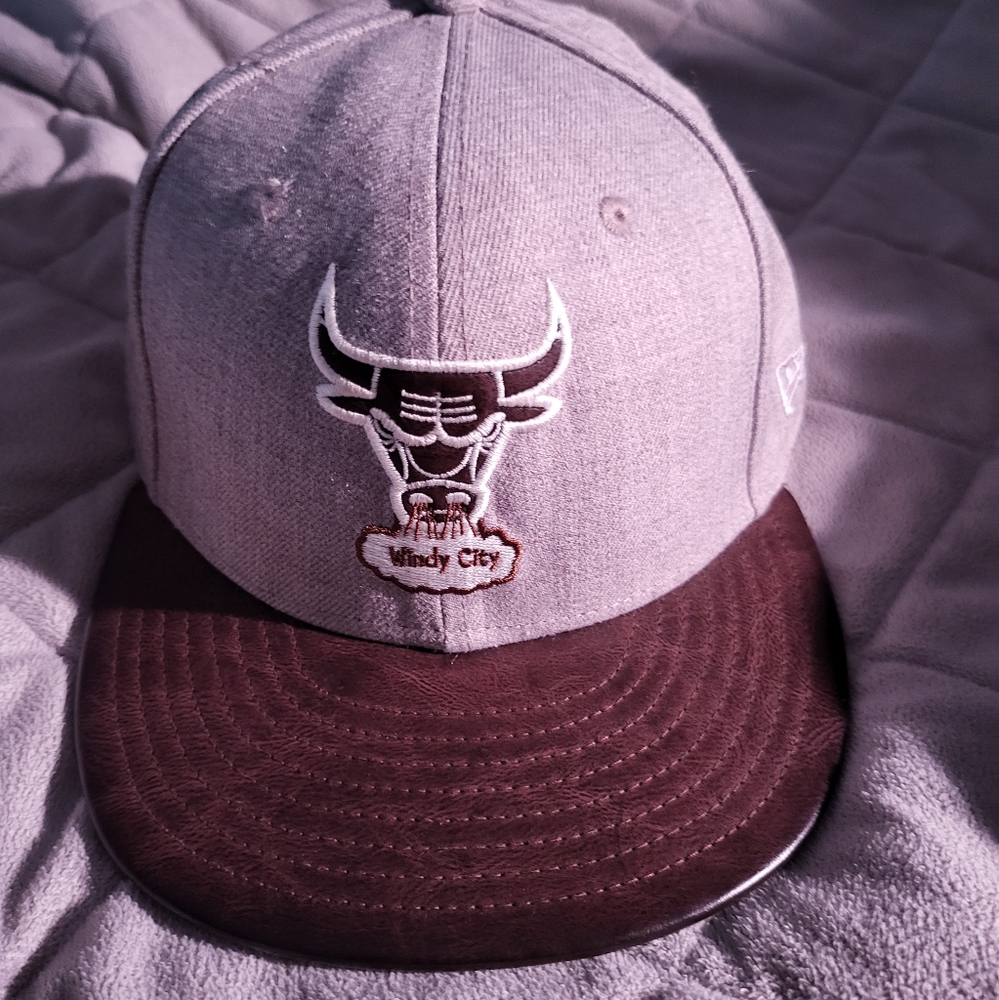 CHICAGO BULLS LEATHER STRAP AND BRIM HAT BRAND NEW